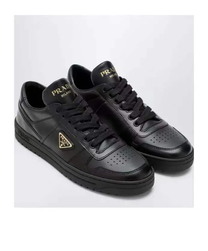 P380 Yuan 38-45 Prada Prada’s new men’s leather sports shoes, the highest version on the market, any comparison is welcome🆚! The original leather has excellent texture and is super high-end! Fetal sheep net lining imported from Italy, removable pad! Luxurious materials and fine workmanship, highly recommended!